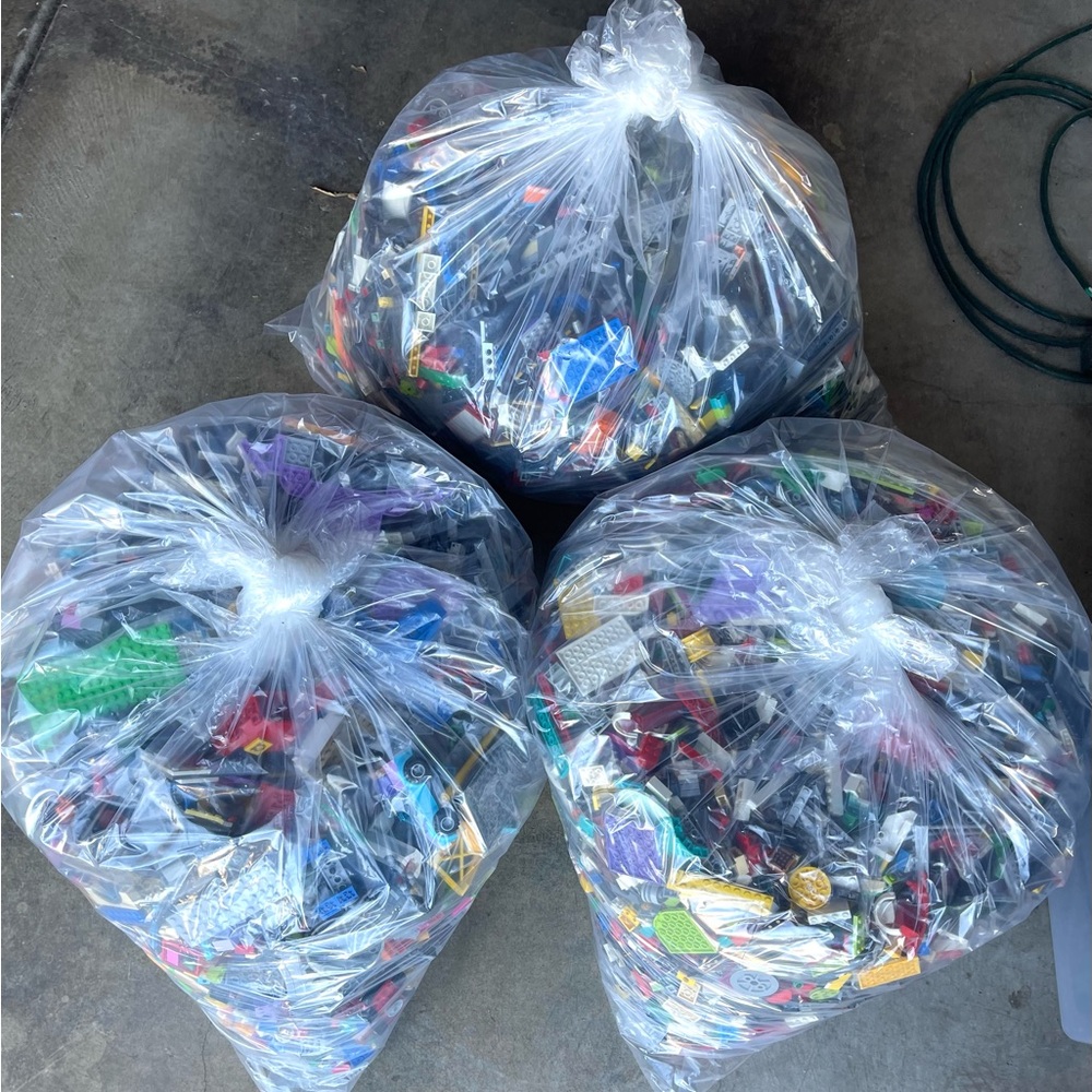 Legos 4 pounder mix random Lego lots